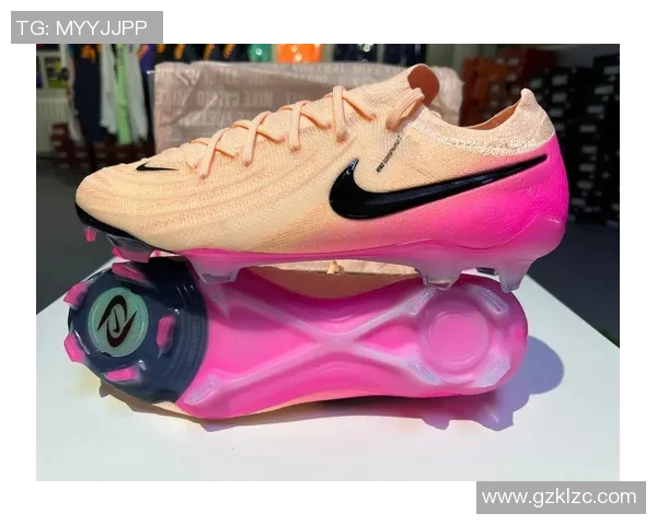 球星同款耐克足球鞋推荐,带你走进顶级运动员的足下风采 球星同款耐克足球鞋推荐,带你走进顶级运动员的足下风采