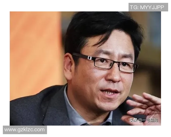 白岩松深入采访足球球星 揭秘他们场外的真实生活与成长故事 白岩松深入采访足球球星 揭秘他们场外的真实生活与成长故事