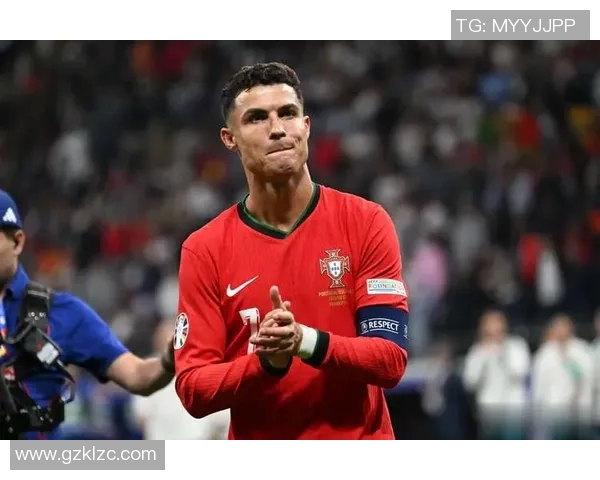 现役足球进球最多球星揭秘 他如何超越众多传奇成就辉煌 现役足球进球最多球星揭秘 他如何超越众多传奇成就辉煌